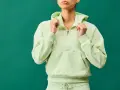 Damskie bluzy treningowe w pastelowym kolorze. Idealne na siłownię i codzienne aktywności.