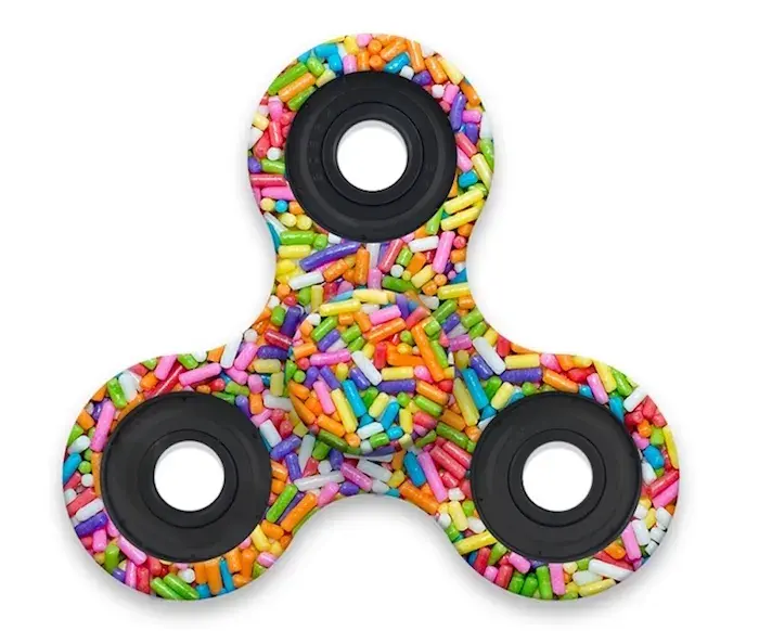 Kiedy były modne fidget spinner? Odkryj ich zaskakującą popularność