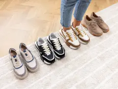 Wybierasz jakie buty na siłownię damskie? Zobacz stylowe sneakersy w różnych kolorach: beżowe, biało-brązowe, czarne i szaro-niebieskie.