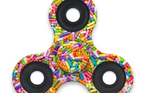 Kiedy były modne fidget spinner? Odkryj ich zaskakującą popularność