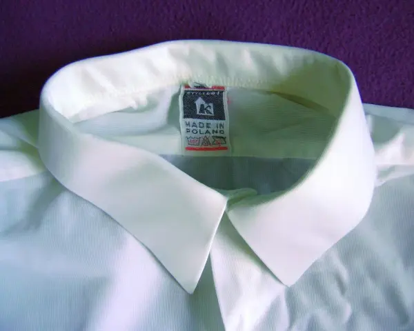 Koszula non iron co to znaczy? Zrozum korzyści i pielęgnację