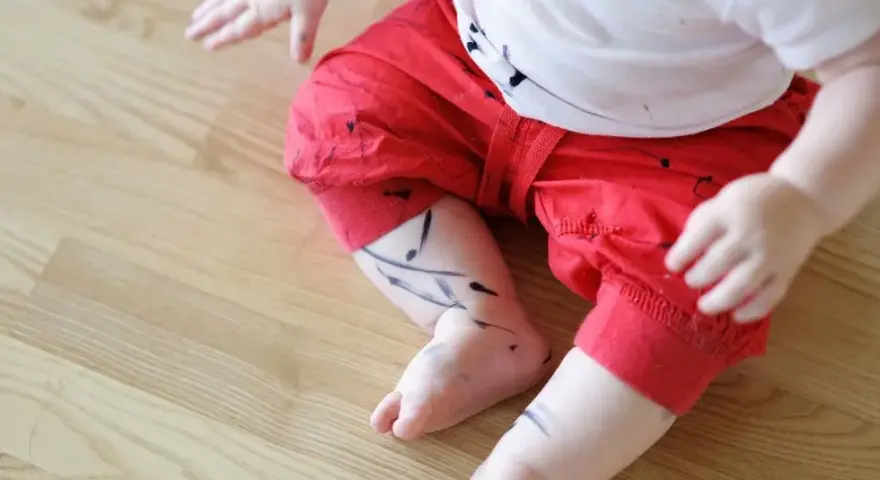 Jak zmyć marker z bluzki? Skuteczne metody na uporczywe plamy