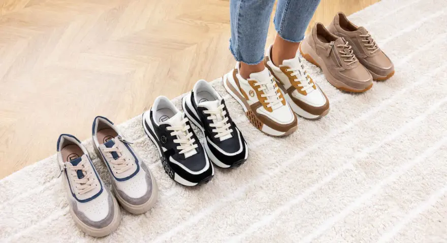 Wybierasz jakie buty na siłownię damskie? Zobacz stylowe sneakersy w różnych kolorach: beżowe, biało-brązowe, czarne i szaro-niebieskie.